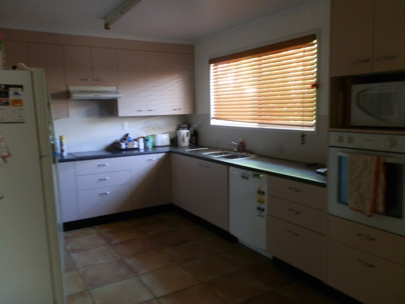 9 Sapphire Avenue, Emerald QLD 4720