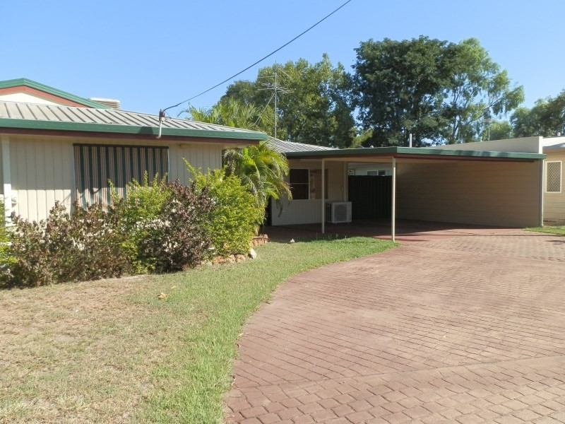9 Sapphire Avenue, Emerald QLD 4720