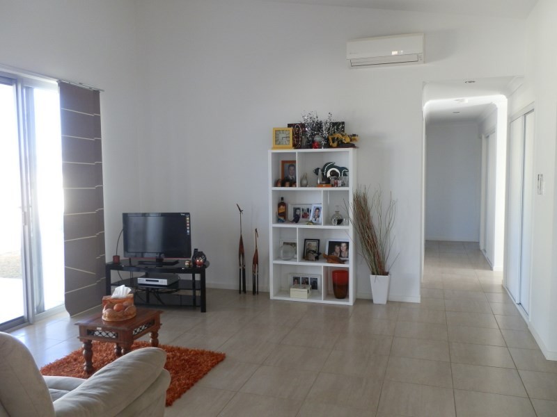 65 Lakeside Drive, Emerald QLD 4720