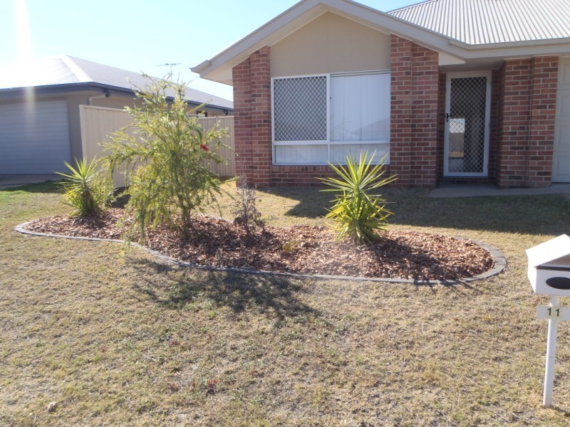 11 Lightening Street, Emerald QLD 4720