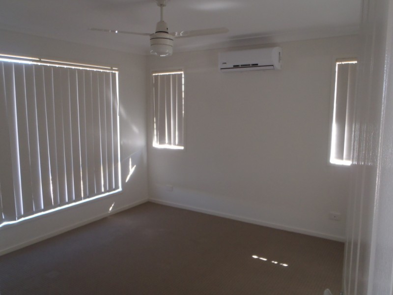 11 Lightening Street, Emerald QLD 4720