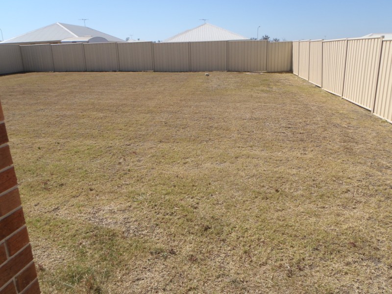 11 Lightening Street, Emerald QLD 4720