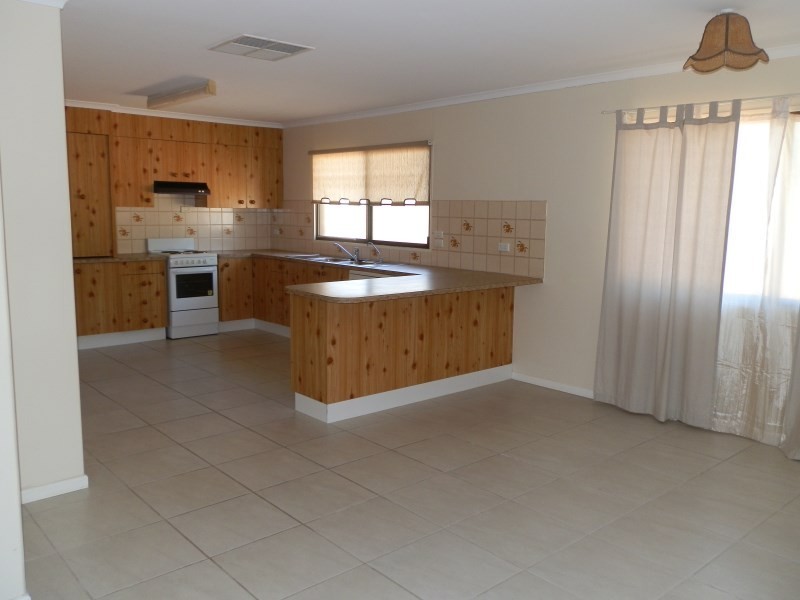 114 Harris Street, Emerald QLD 4720