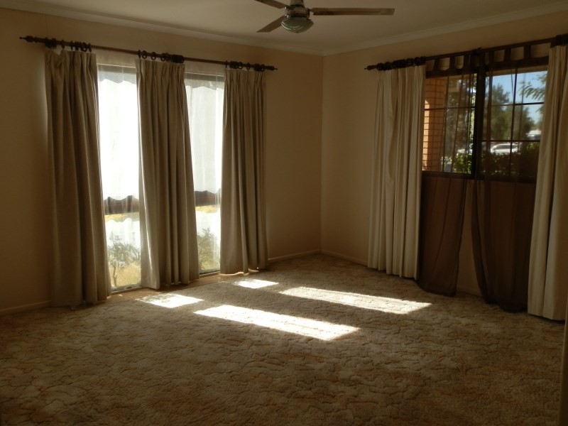 114 Harris Street, Emerald QLD 4720