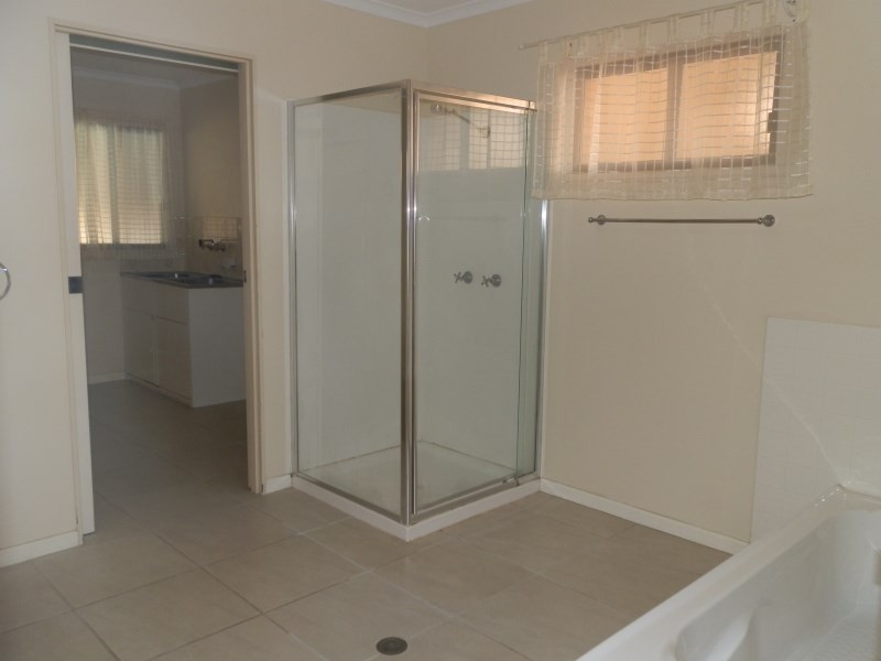 114 Harris Street, Emerald QLD 4720