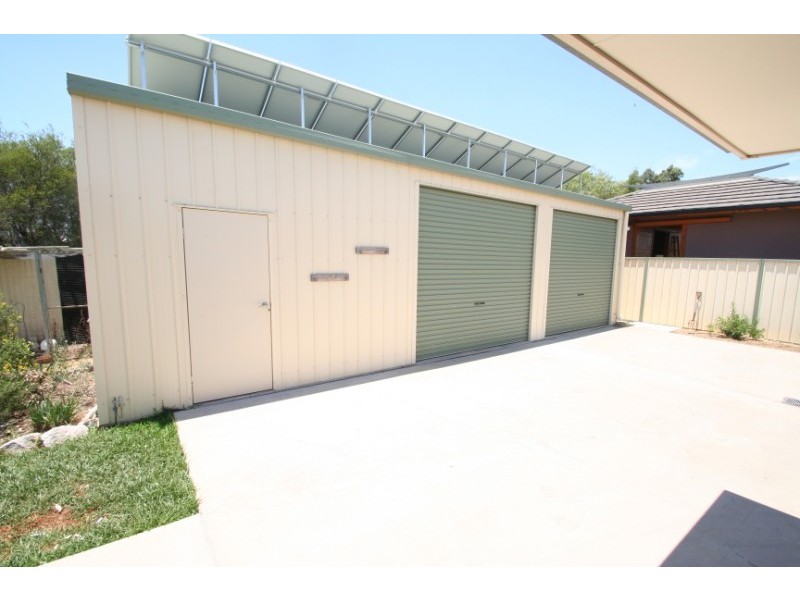 24 Dodd Drive, Emerald QLD 4720