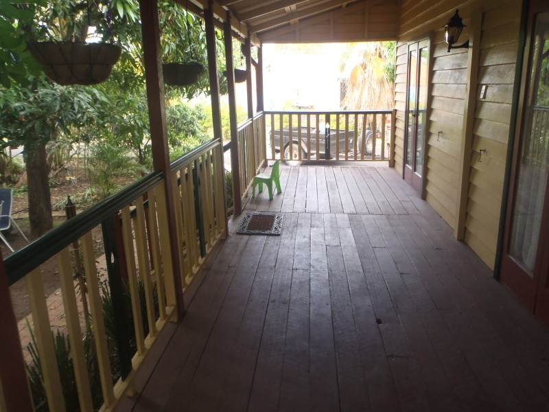 6 Little Street, Emerald QLD 4720