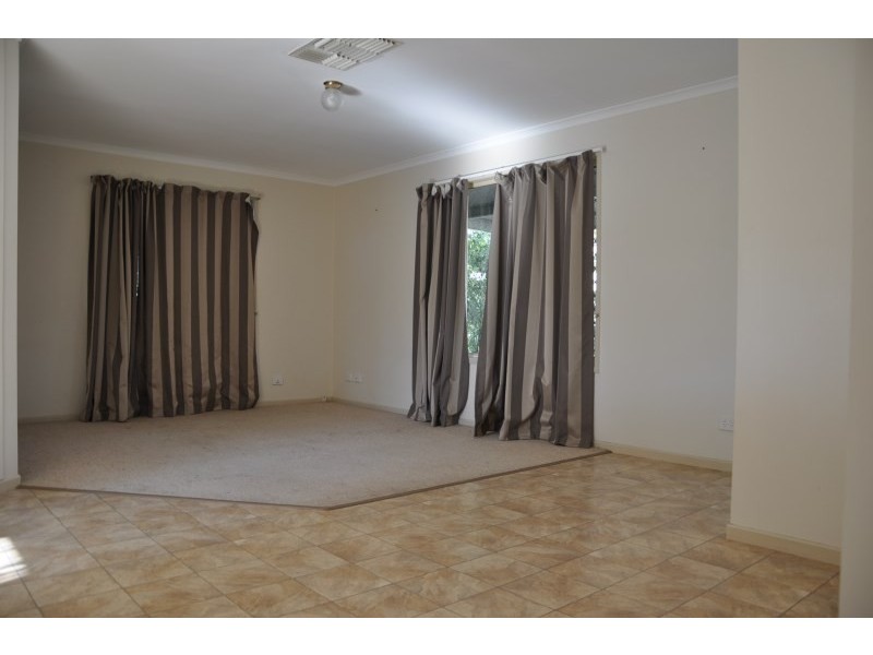 90 and 90A Baker Street, Emerald QLD 4720