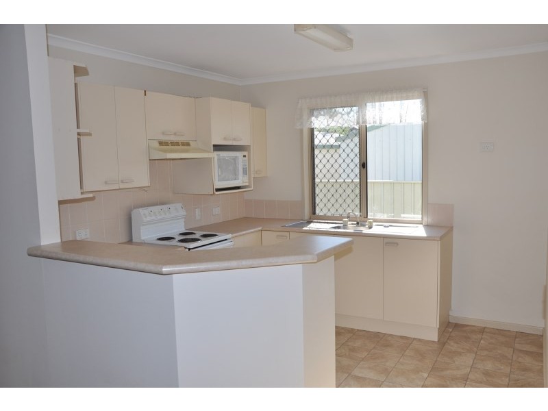 90 and 90A Baker Street, Emerald QLD 4720