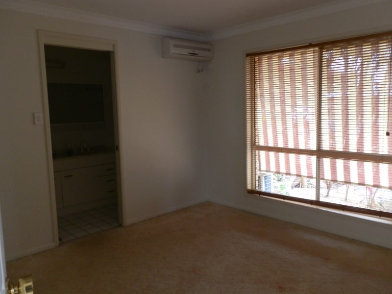 7 Skelton Place, Emerald QLD 4720