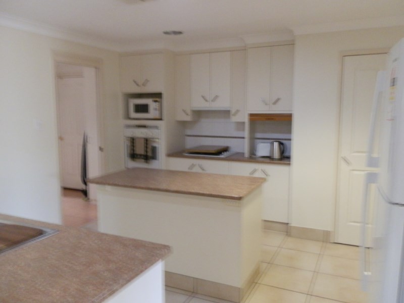 7 Skelton Place, Emerald QLD 4720