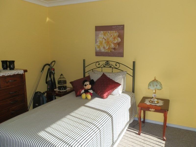 42 Cowan Crescent, Emerald QLD 4720