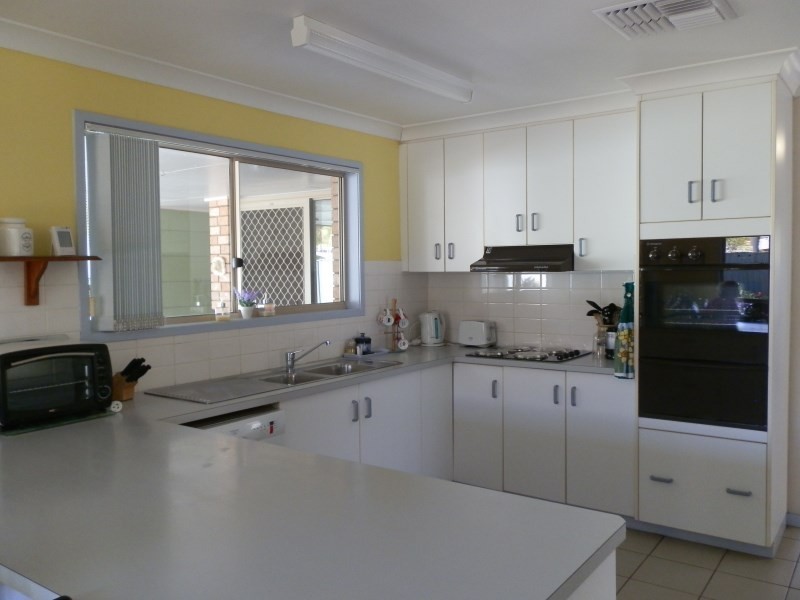 42 Cowan Crescent, Emerald QLD 4720