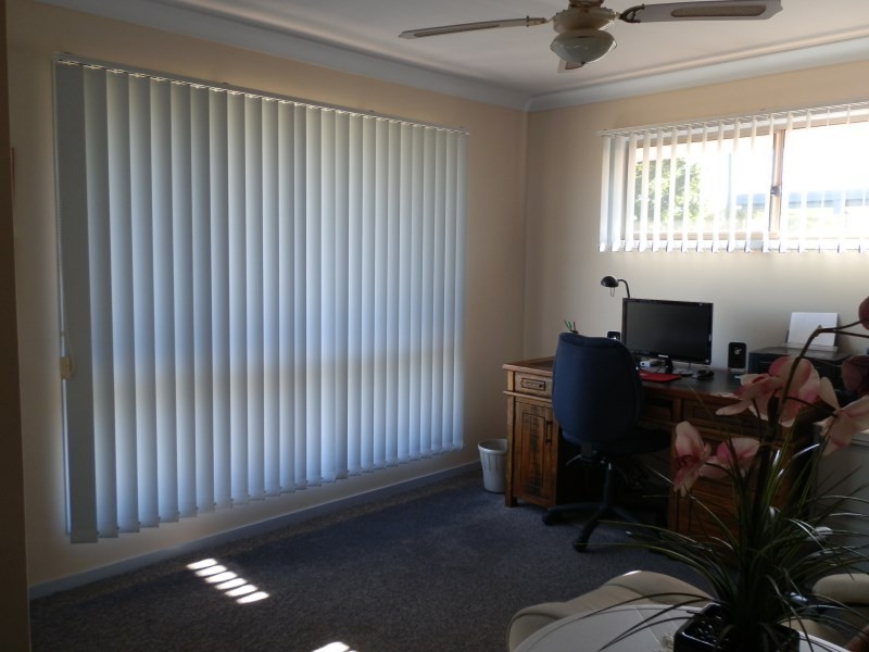 42 Cowan Crescent, Emerald QLD 4720