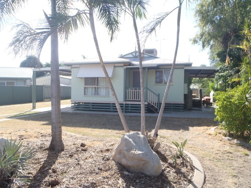 90 Baker Street, Emerald QLD 4720