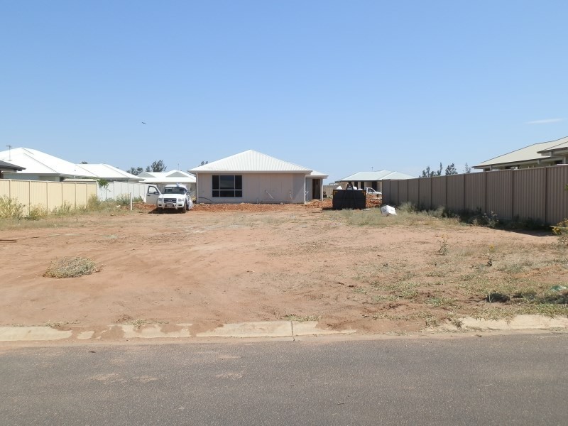 4 Flemington Road, Emerald QLD 4720