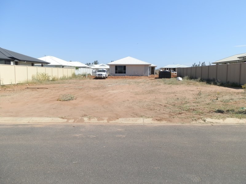 4 Flemington Road, Emerald QLD 4720