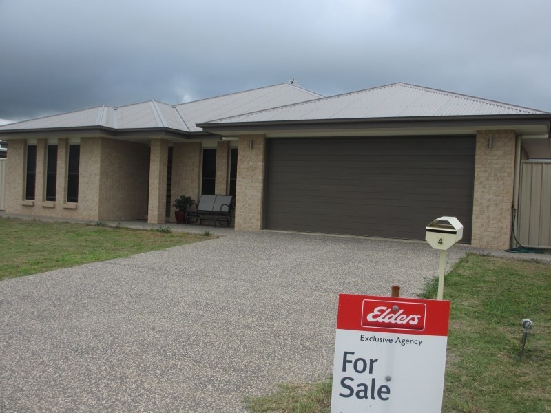 4 Singleton Court, Emerald QLD 4720