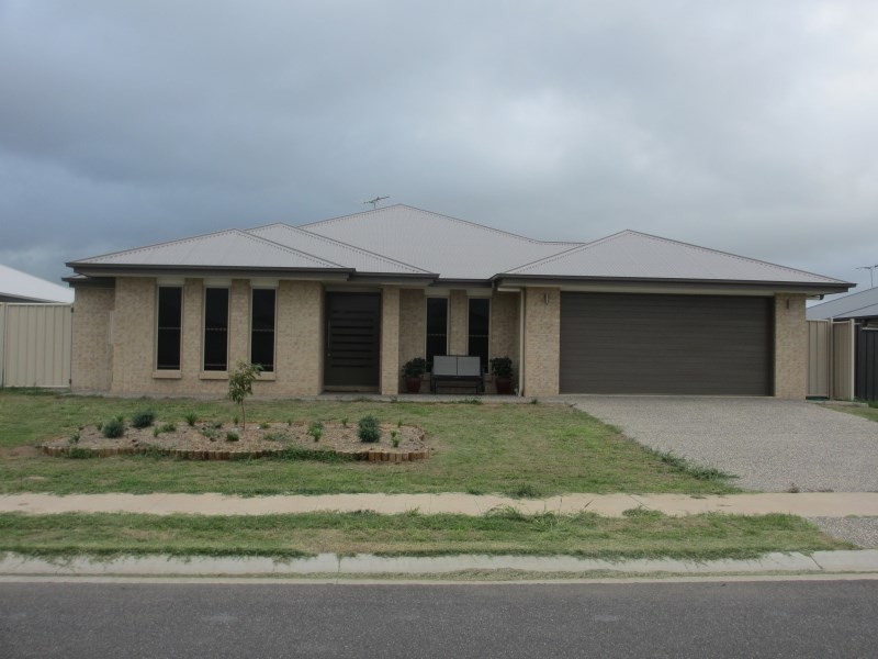 4 Singleton Court, Emerald QLD 4720