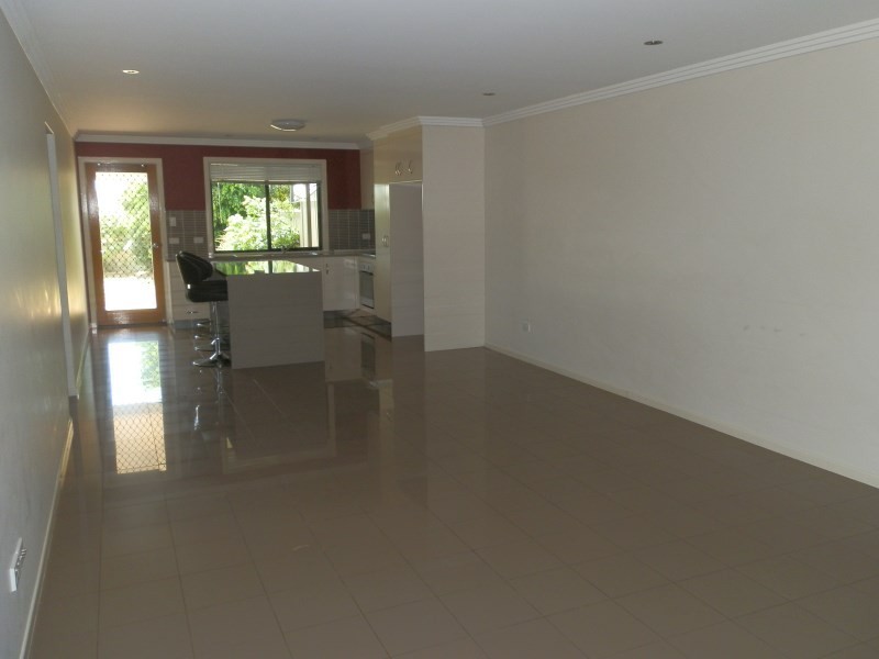 Unit 11A Brokenwood Street, Emerald QLD 4720
