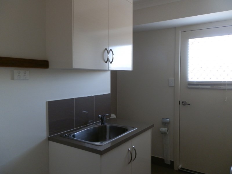 Unit 11A Brokenwood Street, Emerald QLD 4720