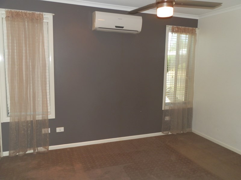 Unit 11A Brokenwood Street, Emerald QLD 4720