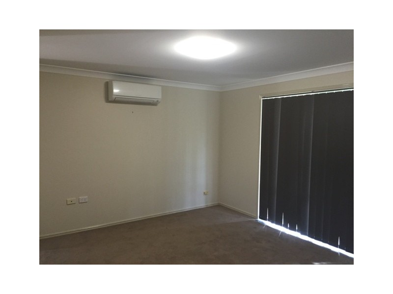 25 Jeppesen Drive, Emerald QLD 4720