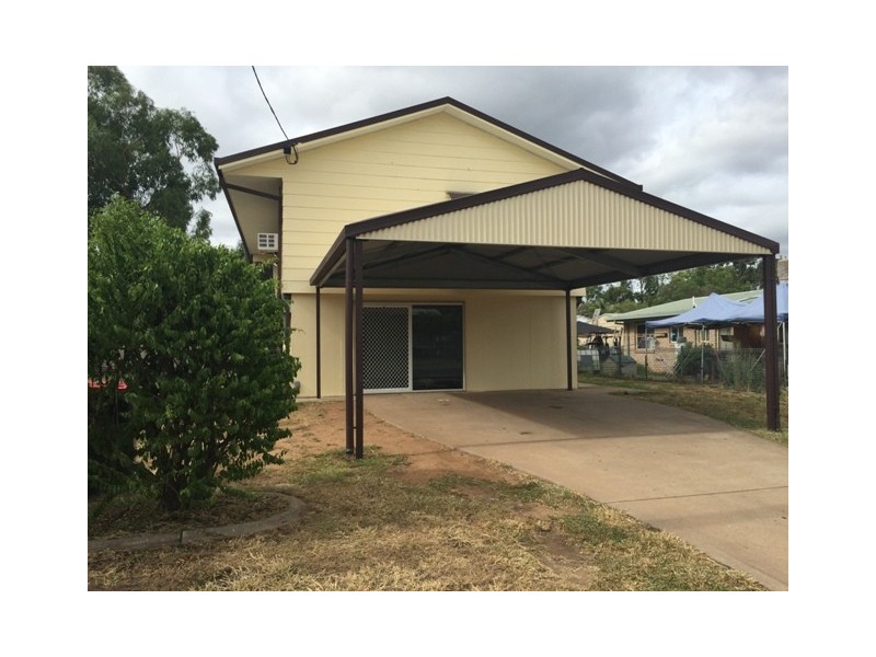 9 Colleen Avenue, Emerald QLD 4720