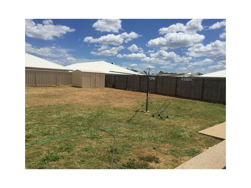 25 Scenic Drive, Emerald QLD 4720