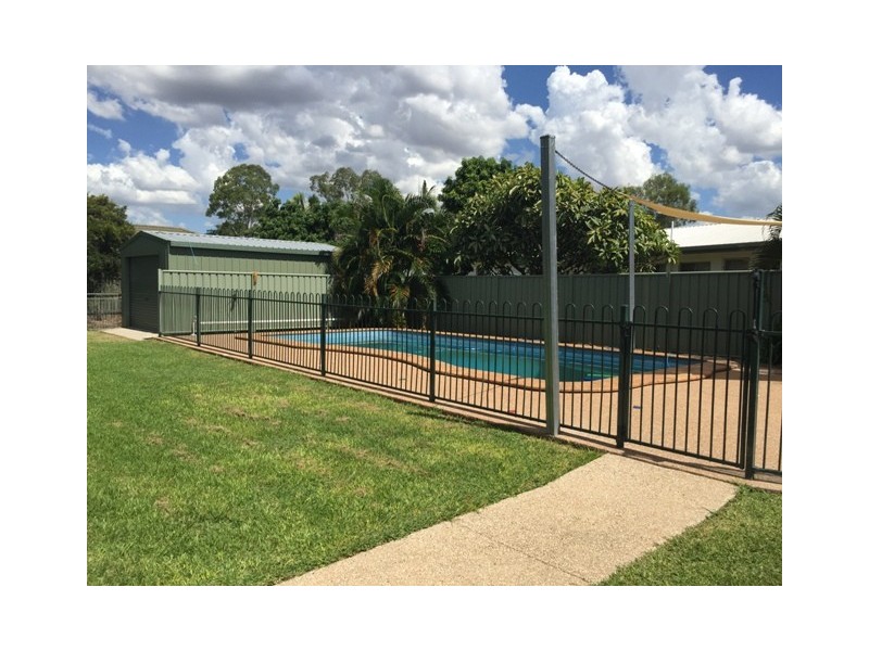 30 Mellish Crescent, Emerald QLD 4720