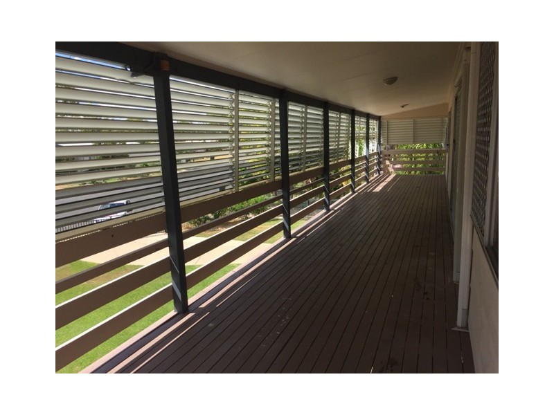 30 Mellish Crescent, Emerald QLD 4720