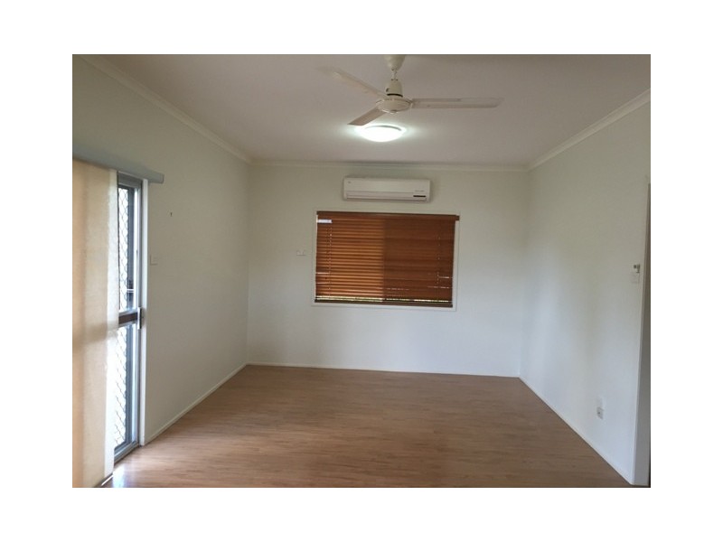 30 Mellish Crescent, Emerald QLD 4720