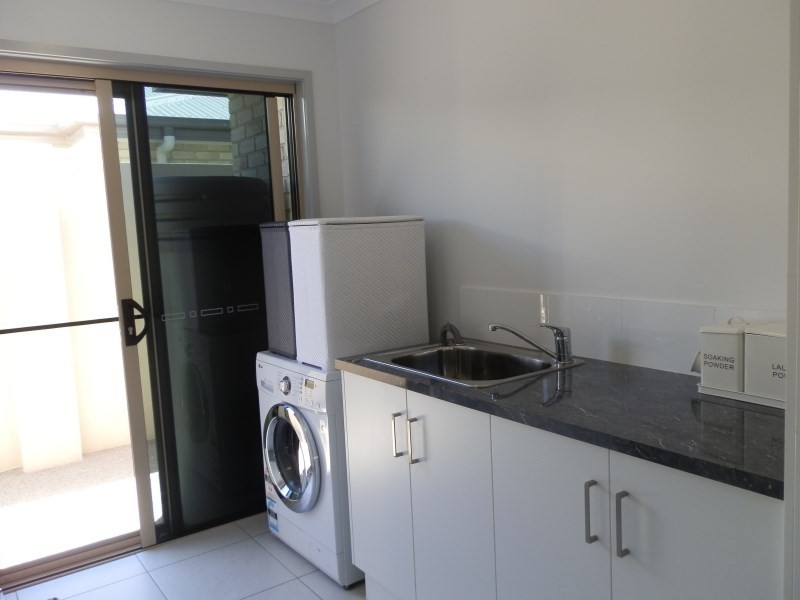 2/7 Wright Street, Emerald QLD 4720