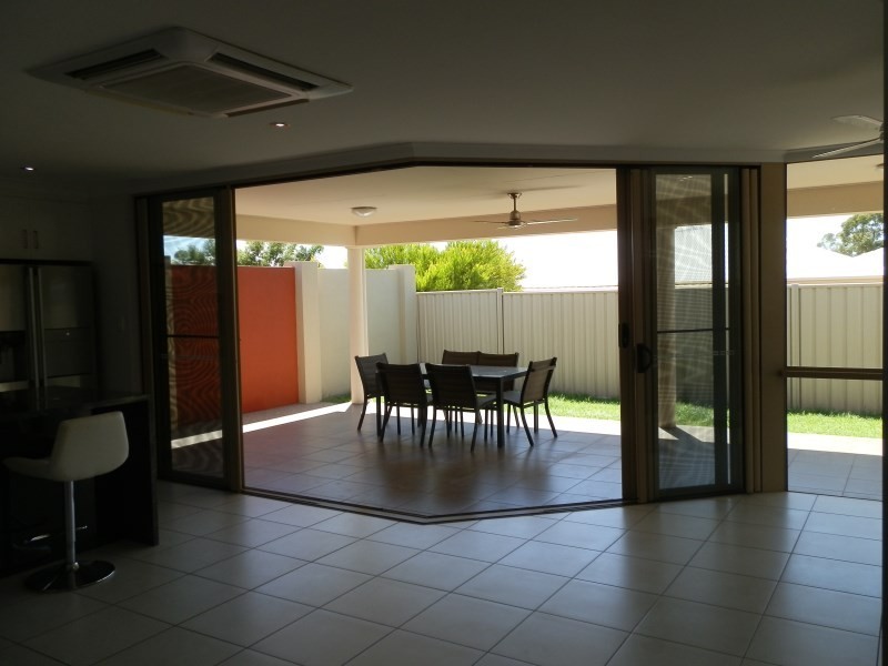 2/7 Wright Street, Emerald QLD 4720