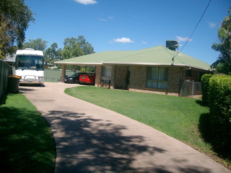2a Sharyln Crescent, Emerald QLD 4720