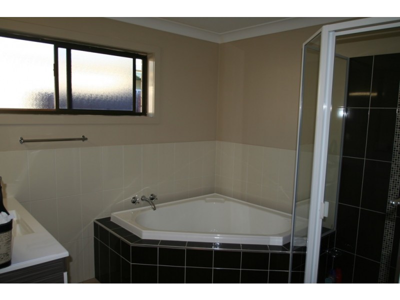 3 Willans Street, Emerald QLD 4720