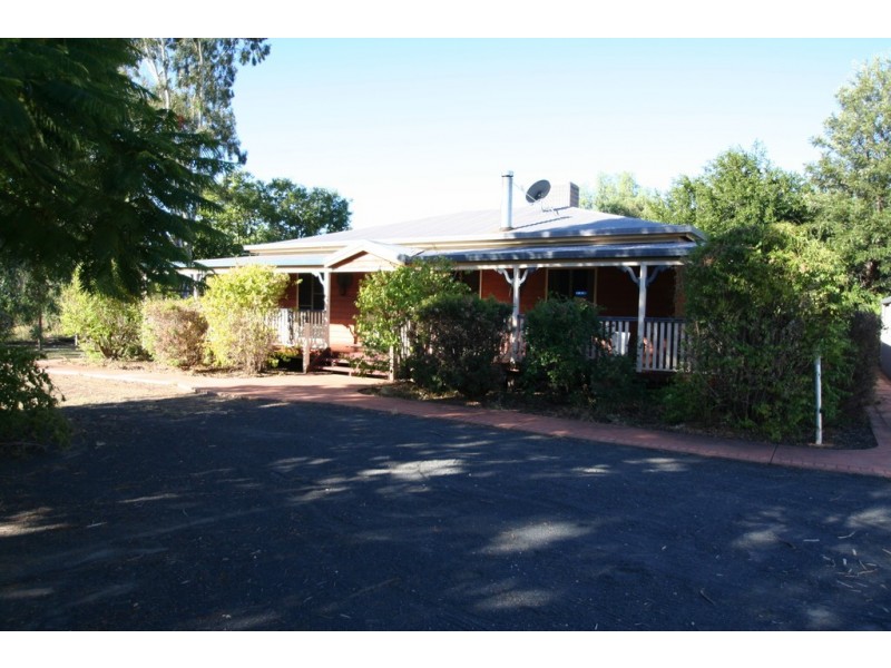 23 Silica Road, Emerald QLD 4720