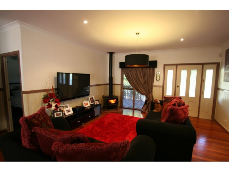 23 Silica Road, Emerald QLD 4720
