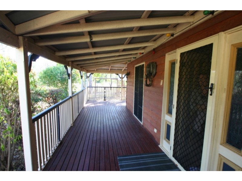 23 Silica Road, Emerald QLD 4720