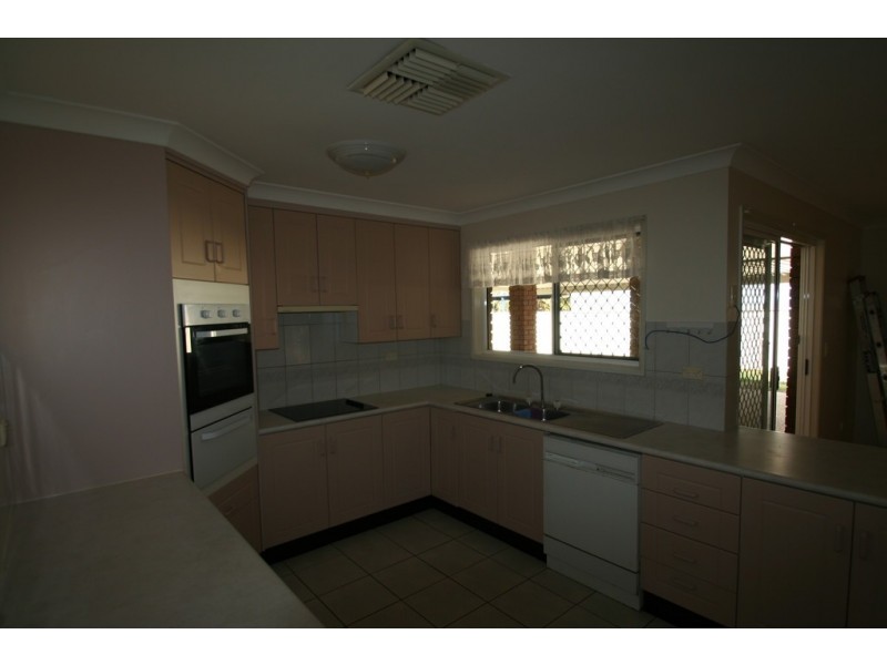 112 Ruby Street, Emerald QLD 4720