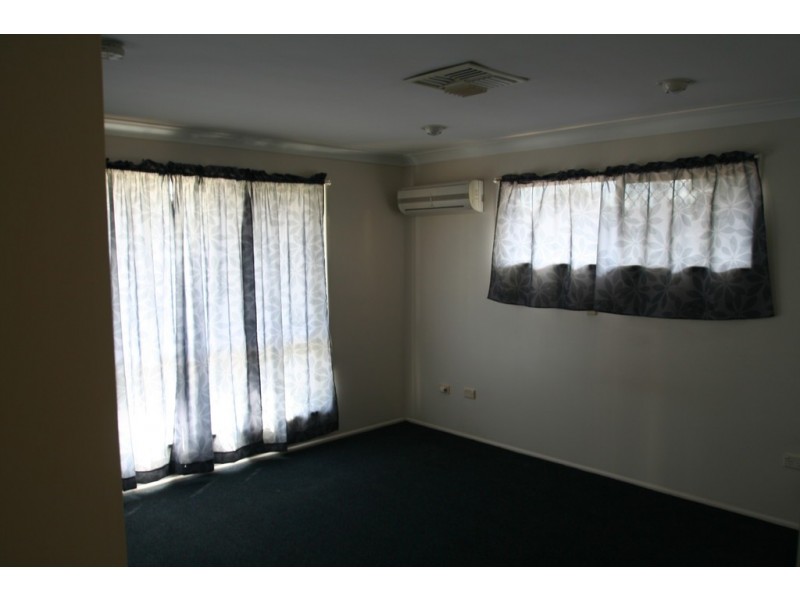 112 Ruby Street, Emerald QLD 4720