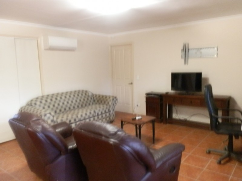 24 Barry Street, Emerald QLD 4720