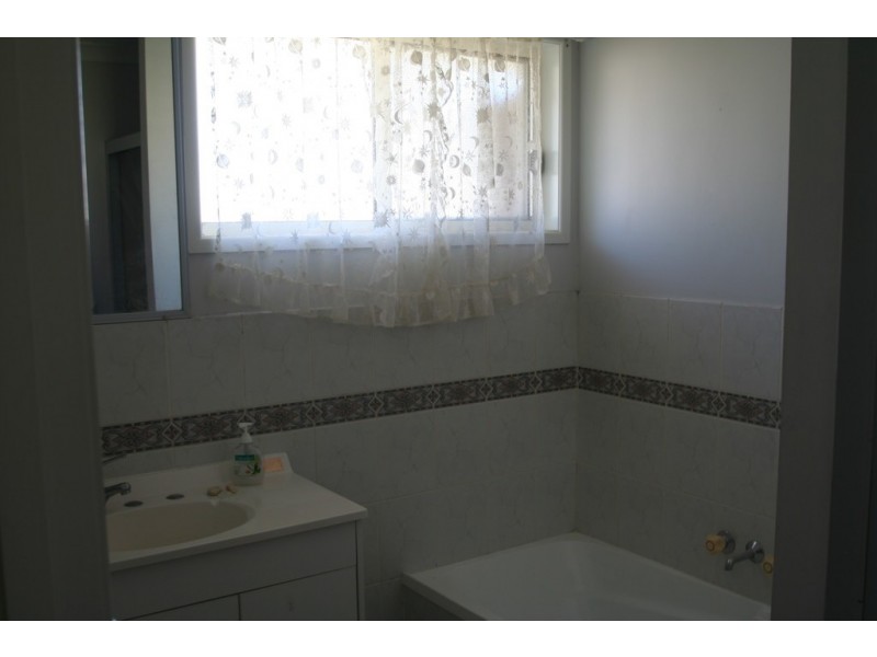 3 Waldby Court, Emerald QLD 4720