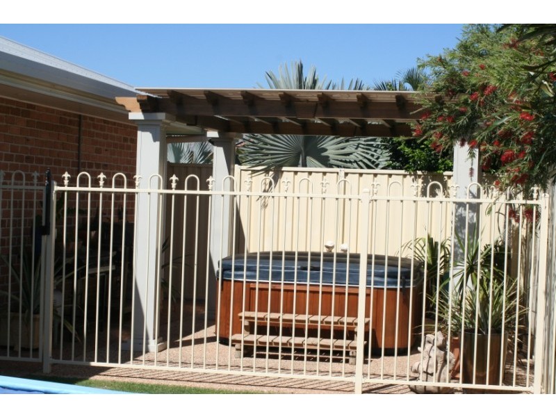 1 Callaghan Street, Emerald QLD 4720