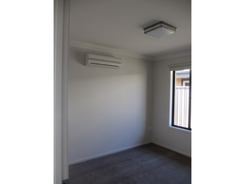 7a Desgrand Street, Emerald QLD 4720