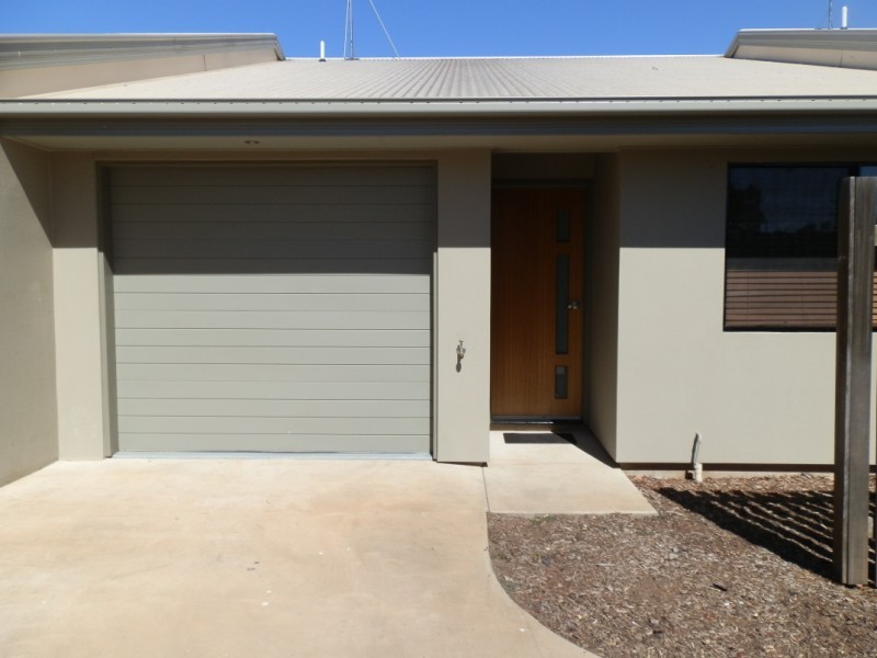 8/16 Riverview Street, Emerald QLD 4720