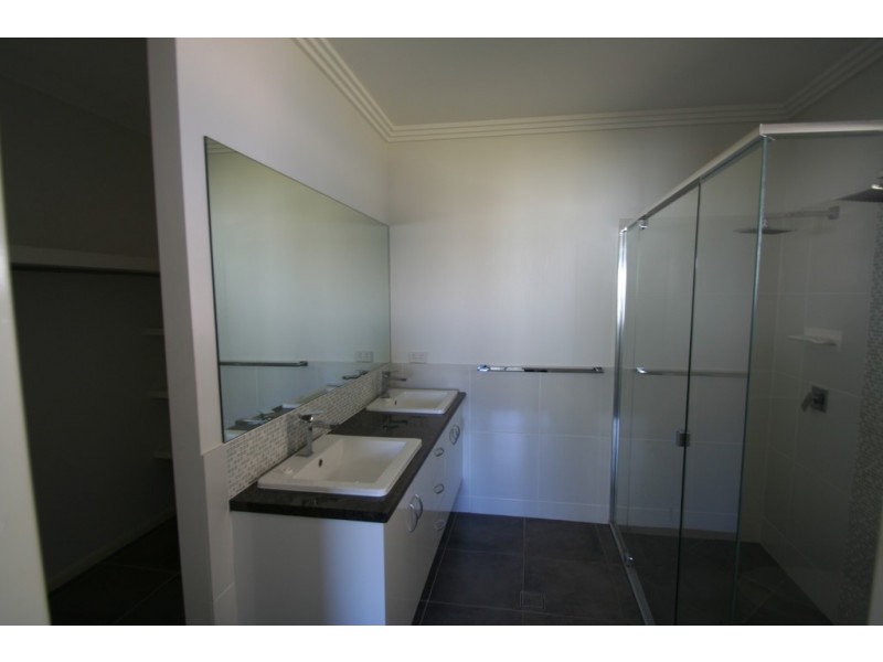 11 Sandown Street, Emerald QLD 4720