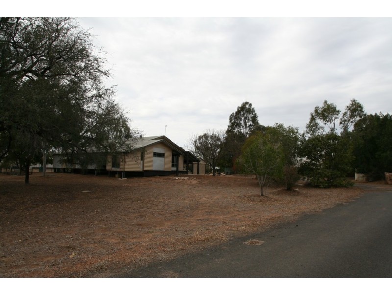 250 Opal Street, Emerald QLD 4720