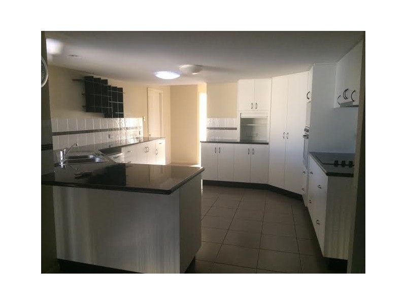 22 Crinum Crescent, Emerald QLD 4720