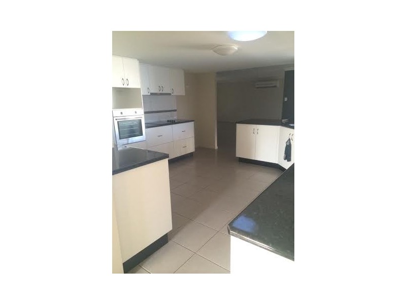 22 Crinum Crescent, Emerald QLD 4720
